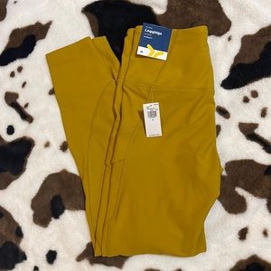 Old Navy | high-rise | 7/8 length | leggings | size medium| zip pockets | NWT